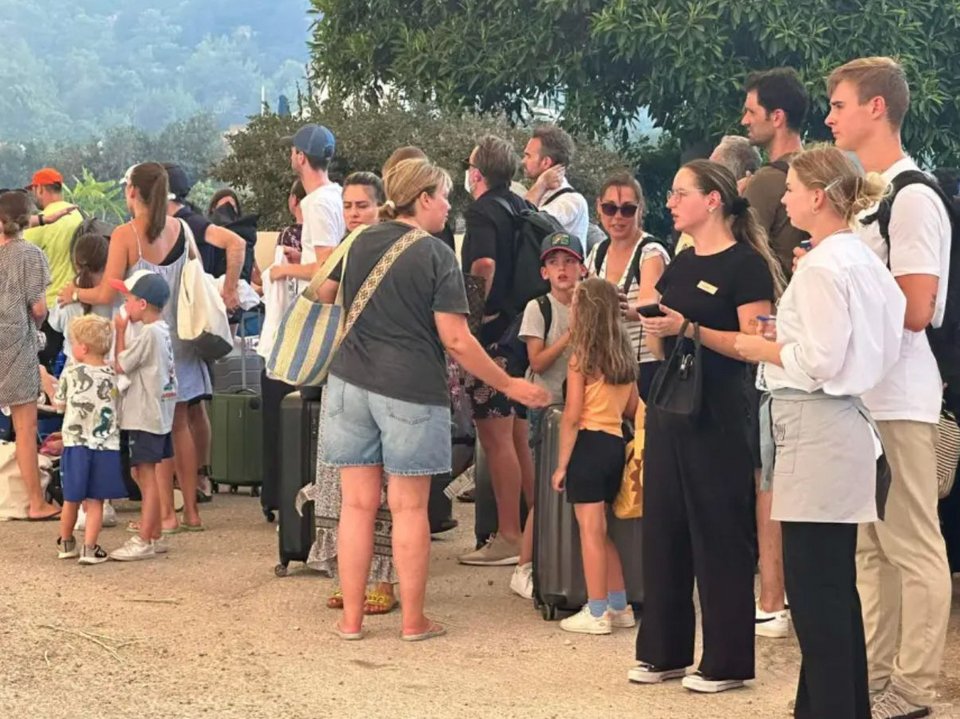 Dimokratiki.gr