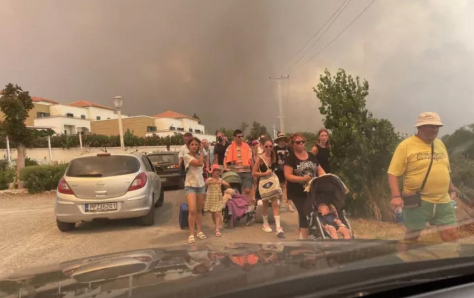 Dimokratiki.gr