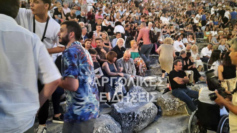 Η ΠτΔ Κατερίνα Σακελλαροπουλου παρακολούθησε την παράσταση «Ιππόλυτος» στην Επίδαυρο