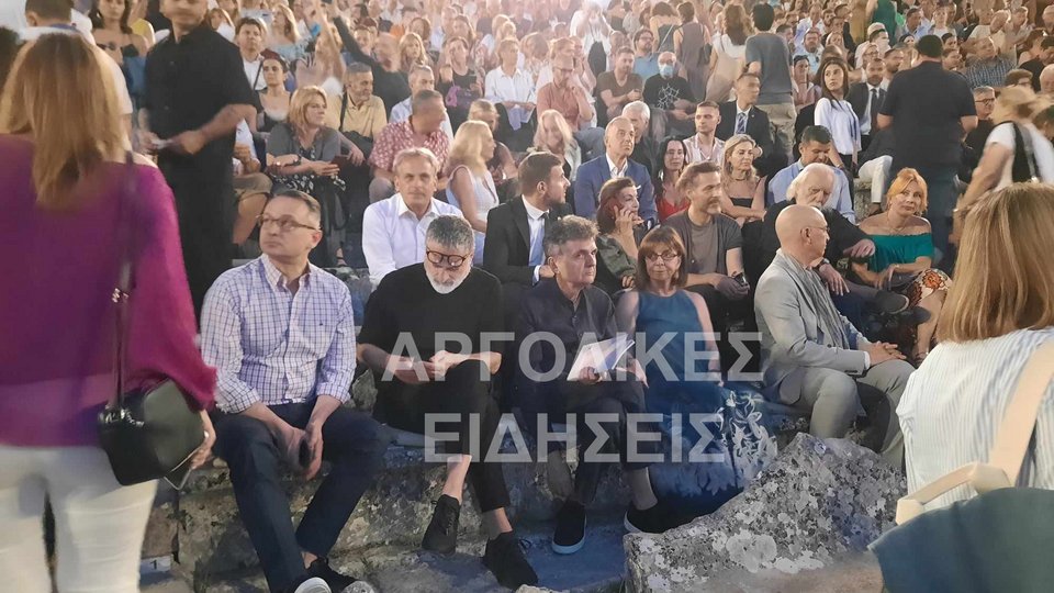 Η ΠτΔ Κατερίνα Σακελλαροπουλου παρακολούθησε την παράσταση «Ιππόλυτος» στην Επίδαυρο