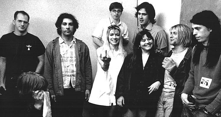 Στιγμιότυπο από την κοινή περιοδεία των Sonic Youth με τους Nirvana. Στο κέντρο της φωτογραφίας η Kim Gordon.