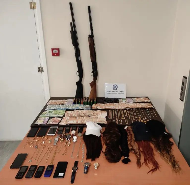 Τα ευρήματα των Αρχών στα κρησφύγετα των συλληφθέντων /ΕΛΑΣ