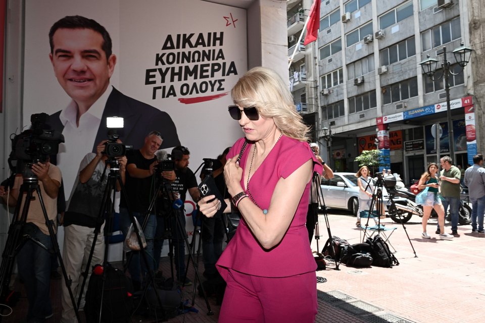 Θεοδώρα Τζάκρη
