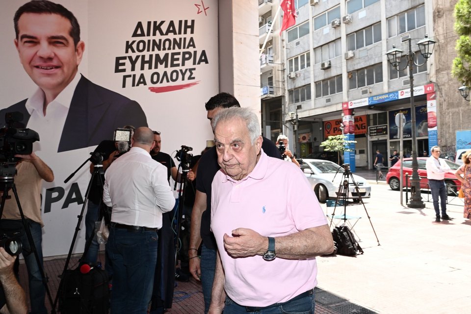 Αλέκος Φλαμπουράρης