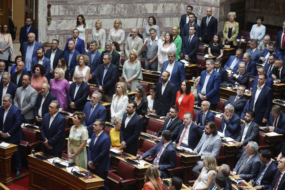 Ανάμεσα σε ΚΚΕ και ΠΑΣΟΚ βρίσκεται η ΚΟ του ΣΥΡΙΖΑ