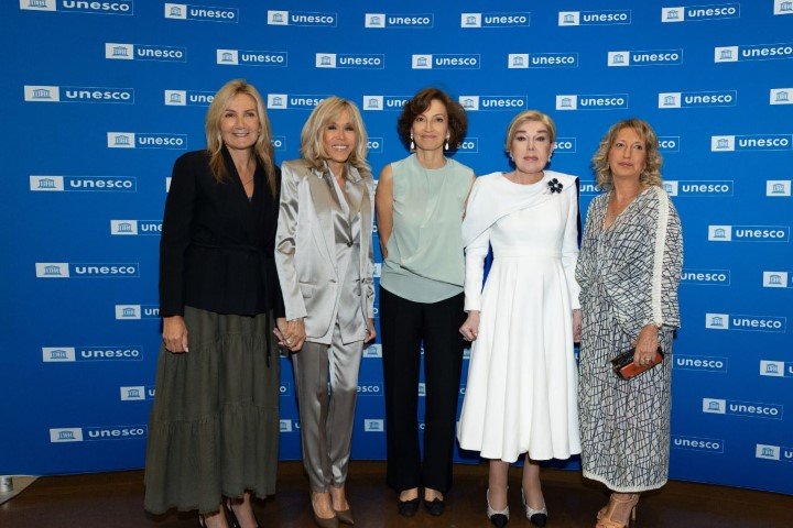 Η Μαριάννα Β. Βαρδινογιάννη στο Παρίσι με Μαρέβα Μητσοτάκη και Μπριζίτ Μακρόν