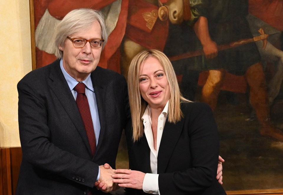 Ο Βιτόριο Σγκάρμπι με την Ιταλίδα πρωθυπουργό, Τζόρτζια Μελόνι