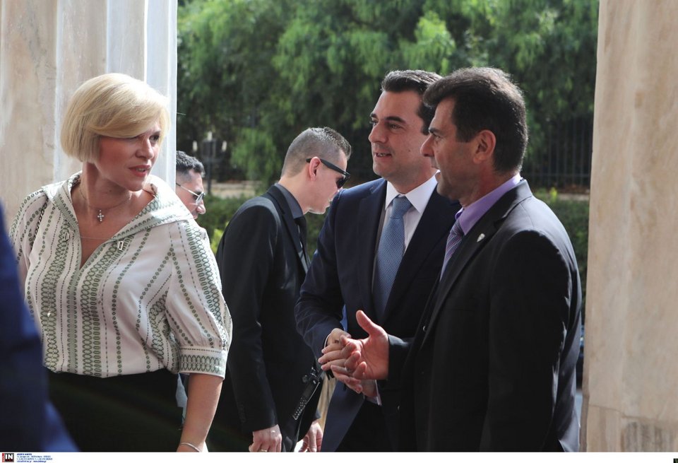 Ο Κώστας Σκρέκας με τη σύζυγό του