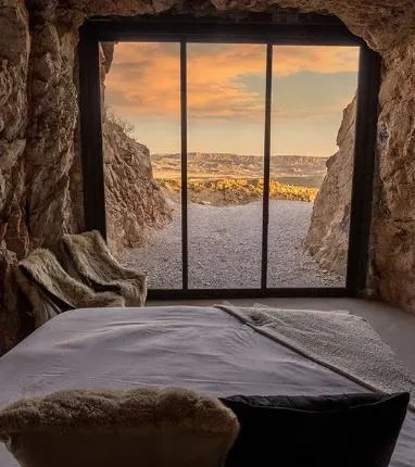 Το σπήλαιο έχει εκπληκτική θέα  