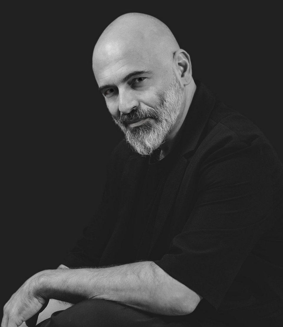 «Το έργο είναι μελοποιημένη δημοτική ποίηση. Η βάση ως λόγος είναι η προφορική μας παράδοση» λέει ο Δημήτρης Μαραμής