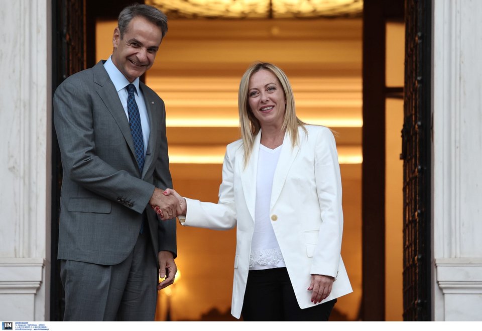 Ο πρωθυπουργός Κυριάκος Μητσοτάκης υποδέχεται την πρωθυπουργό της Ιταλίας, Τζόρτζια Μελόνι στο Μέγαρο Μαξίμου