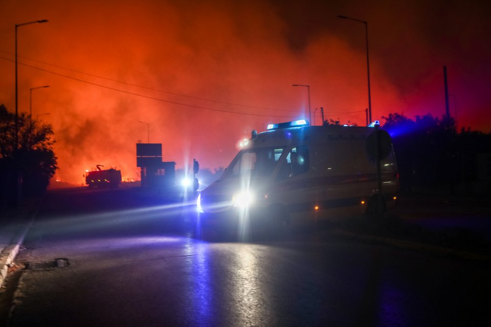 Φωτιά κοντά στο νοσοκομείο Αλεξανδρούπολης / EUROKINISSI
