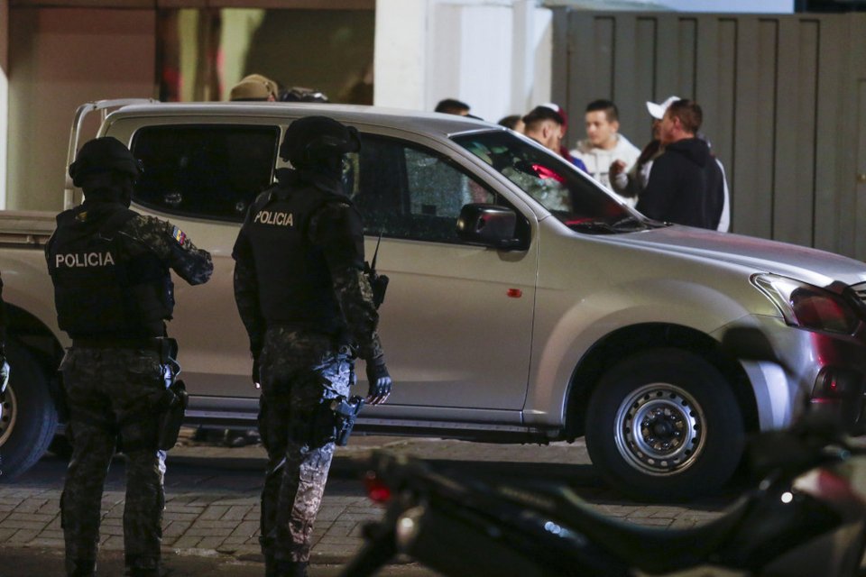 Το σημείο που δολοφονήθηκε ο υποψήφιος για την προεδρία του Ισημερινού, Φερνάντο Βιγιαβιτσένσιο / Φωτογραφία AP