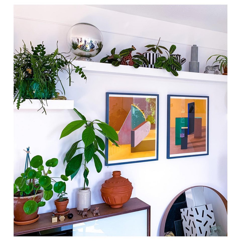 Κάδρα με prints που έχει δημιουργήσει η Camille Walala και πωλούνται στο site της camillewalala.com / Φωτογραφία: camillewalala/Instagram