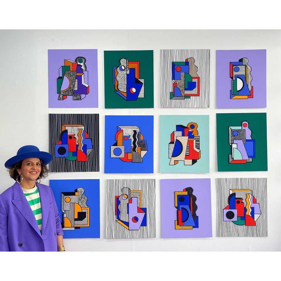 Η Camille Walala μπροστά από δικά της έργα / Φωτογραφία: camillewalala/Instagram