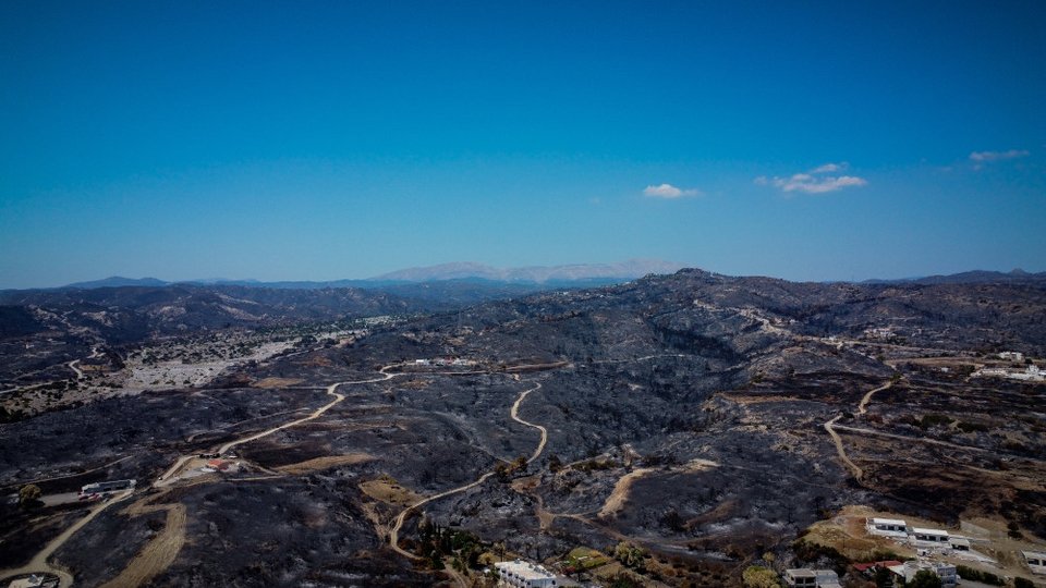 Φωτογραφία μετά τη φωτιά στη Ρόδο / ΑΡΓΥΡΗΣ ΜΑΝΤΙΚΟΣ / EUROKINISSI