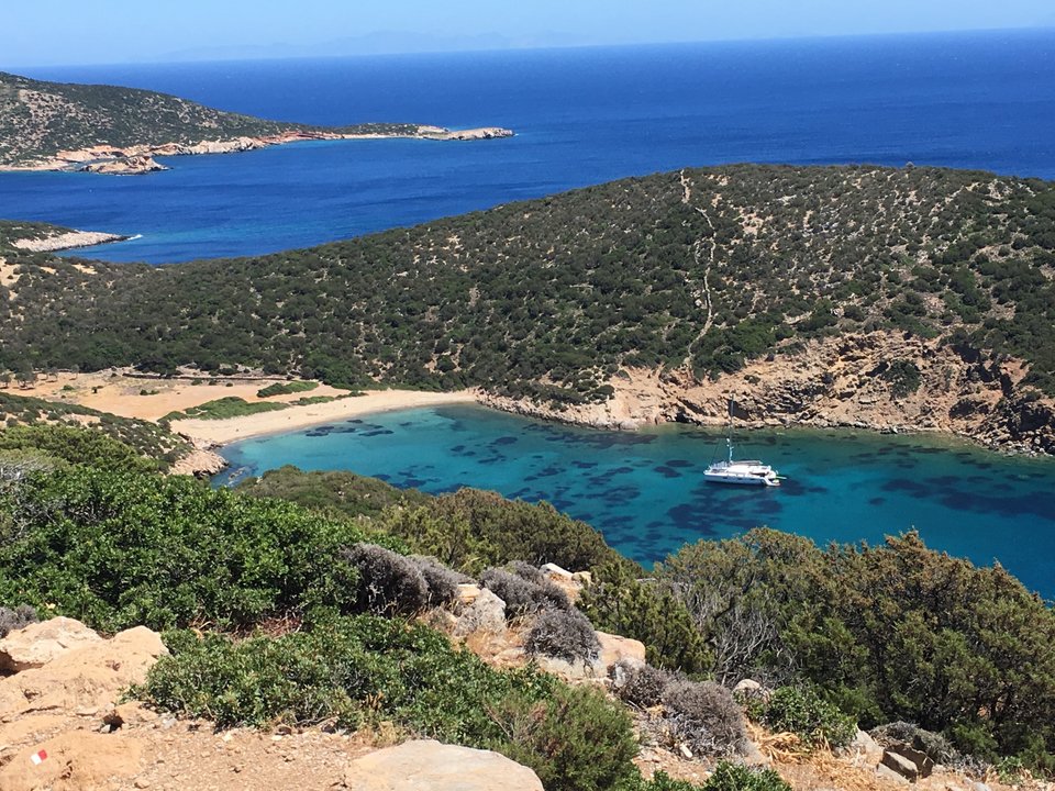 Η Σίφνος έχει κολπάκια απίστευτης ομορφιάς για κολύμπι / Φωτογραφίας: Julie Karitinos/Unsplash