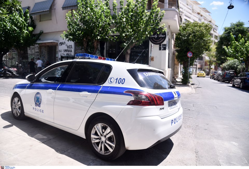 Το καφέ στους Αμπελόκηπους που έσπασαν οι άγνωστοι με τα μηχανάκια /Intime