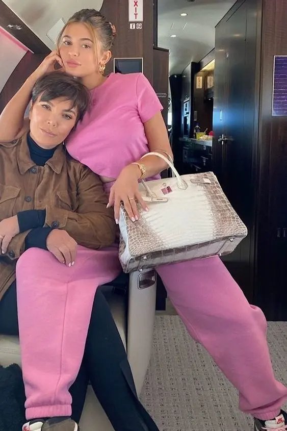 Η Kylie Jenner με μία τσάντα Himalaya Birkin 
