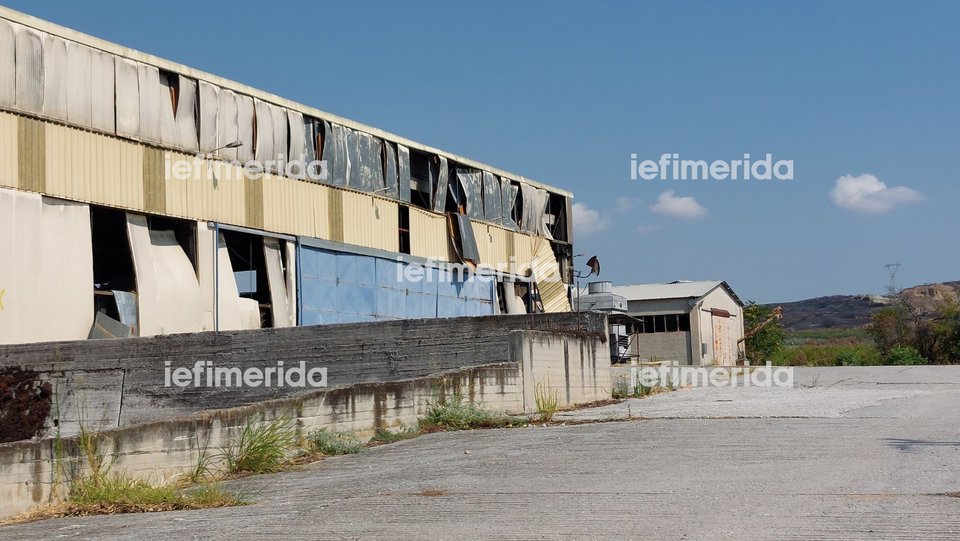 Η επιχείρηση επλήγη περισσότερο από κάθε άλλη, καθώς βρίσκεται μόλις 300 μέτρα από τις αποθήκες πυρομαχικών