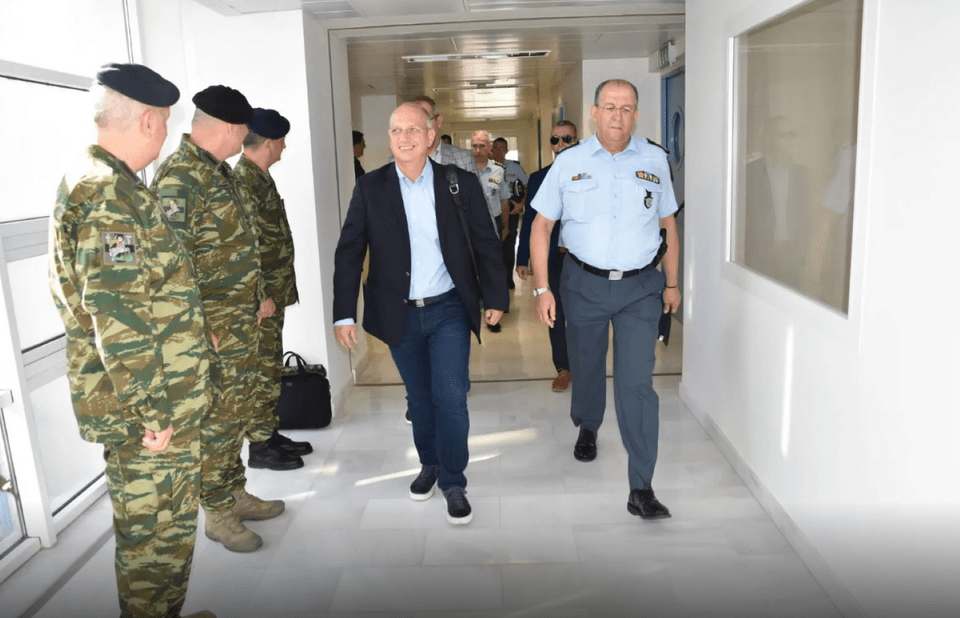 Ο υπουργός Προστασίας του Πολίτη, Γιάννης Οικονόμου, κατά την επίσκεψή του στον Έβρο