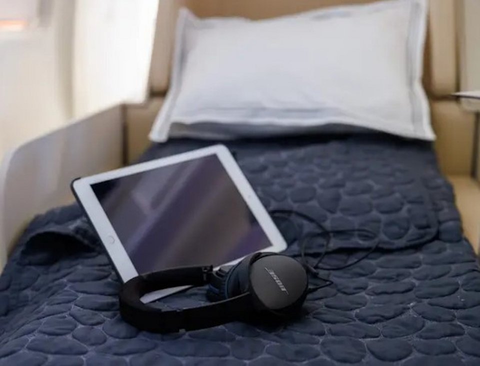 Tablet και ακουστικά για τους επιβάτες