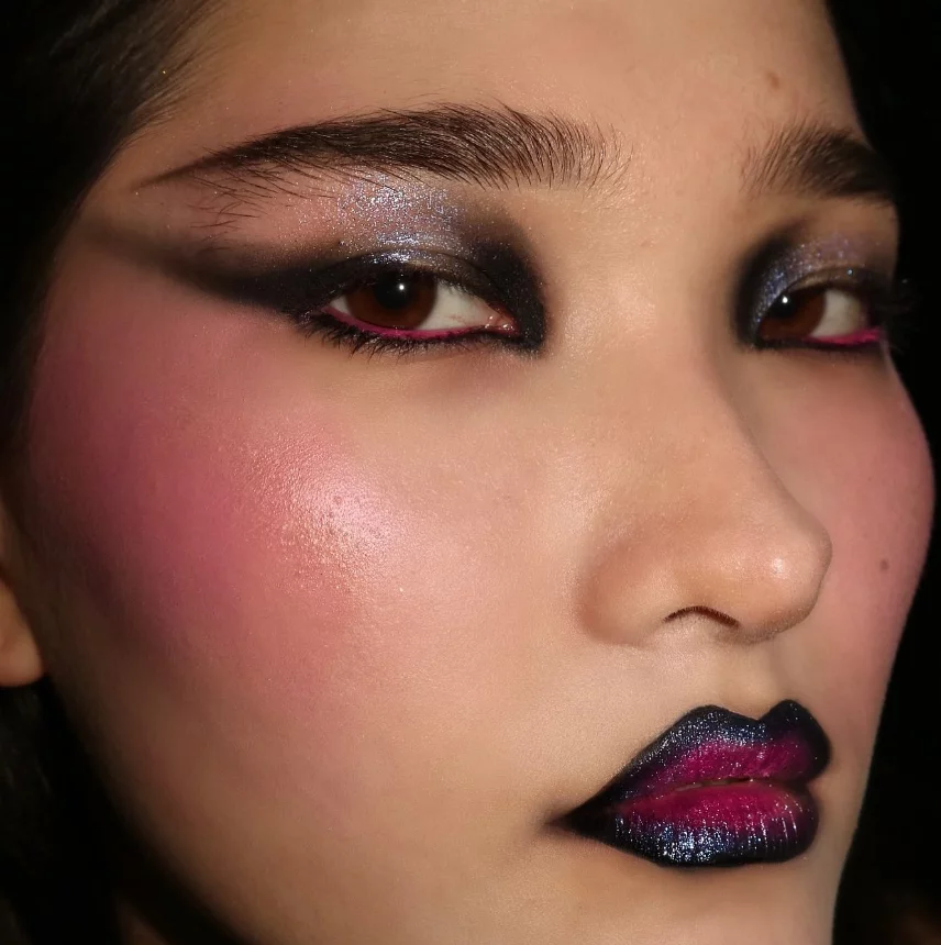 Grace Sinnott: Η διάσημη make up artist αποκαλύπτει τη νέα εμμονή: Τα «Σατανικά φρύδια»