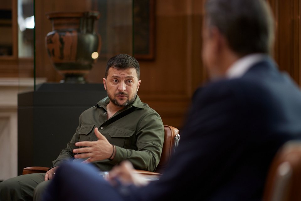 Ο Ζελένσκι μιλάει στον Μητσοτάκη