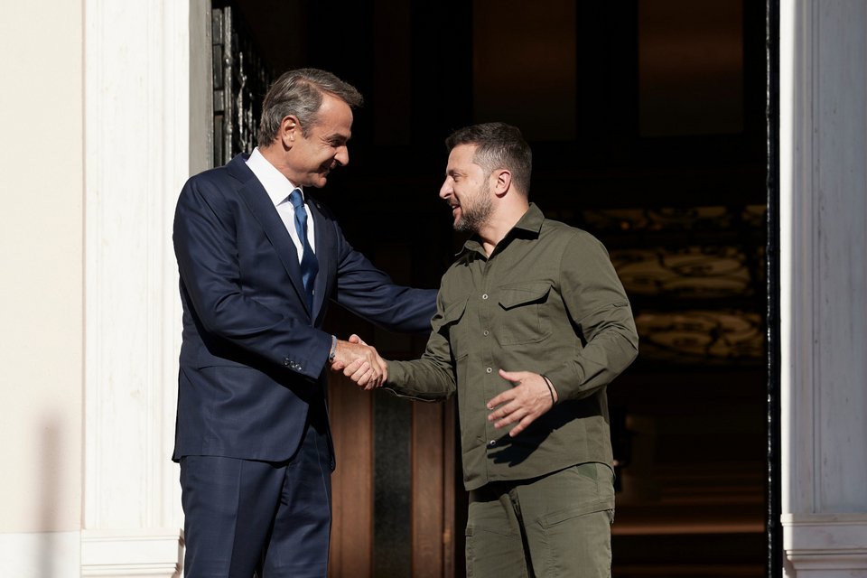 Χειραψία Μητσοτάκη Ζελένσκι