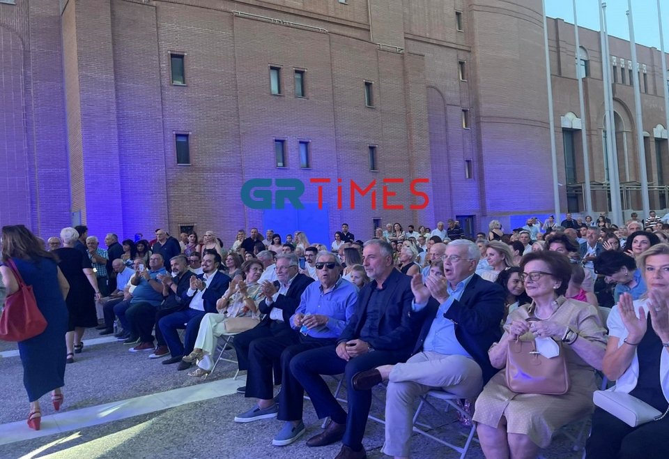 Πολίτες της Θεσσαλονίκης στην εκδήλωση του νυν δημάρχου Κωνσταντίνου Ζέρβα, για την παρουσιάση των υποψήφιων του συνδυασμού του ««Ναι στη Θεσσαλονίκη» / Φωτογραφία: Grtimes.gr