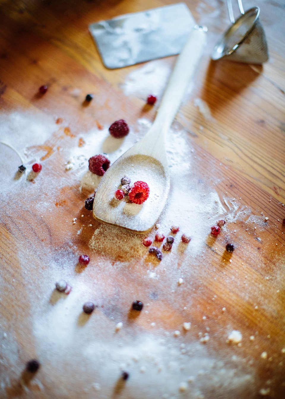 Φρούτα του δάσους πάνω στον πάγκο του Άλεξ Παβλόφ.