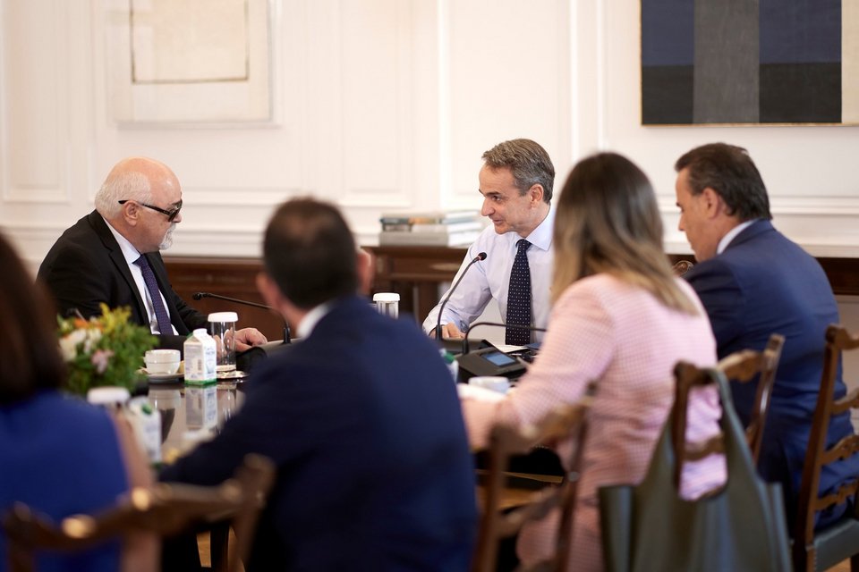 Συνάντηση του πρωθυπουργού με τον πρόεδρο της Εθνικής Συνομοσπονδίας Ατόμων με Αναπηρία, Γιάννη Βαρδακαστάνη και αντιπροσωπεία της, στο Μέγαρο Μαξίμου / Φωτογραφία: Δημήτρης Παπαμήτσος