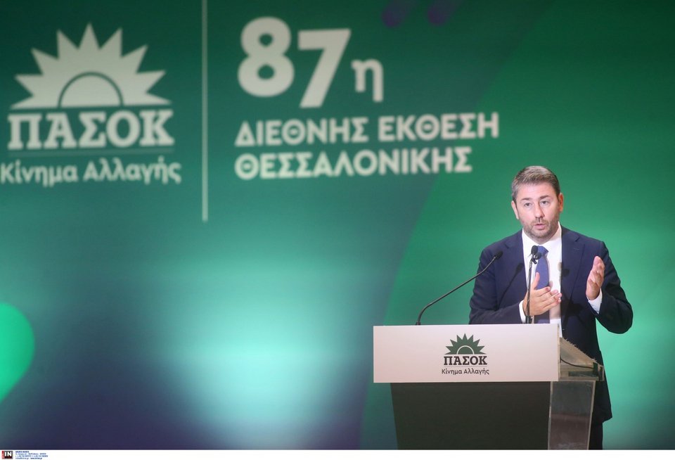 Ο πρόεδρος του ΠΑΣΟΚ κατά την ομιλία του στο Βελλίδειο συνεδριακό κέντρο