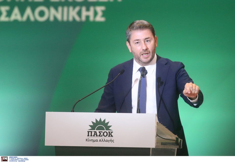 Ο πρόεδρος του ΠΑΣΟΚ κατά την ομιλία του στο Βελλίδειο συνεδριακό κέντρο / Φωτογραφία: Intime