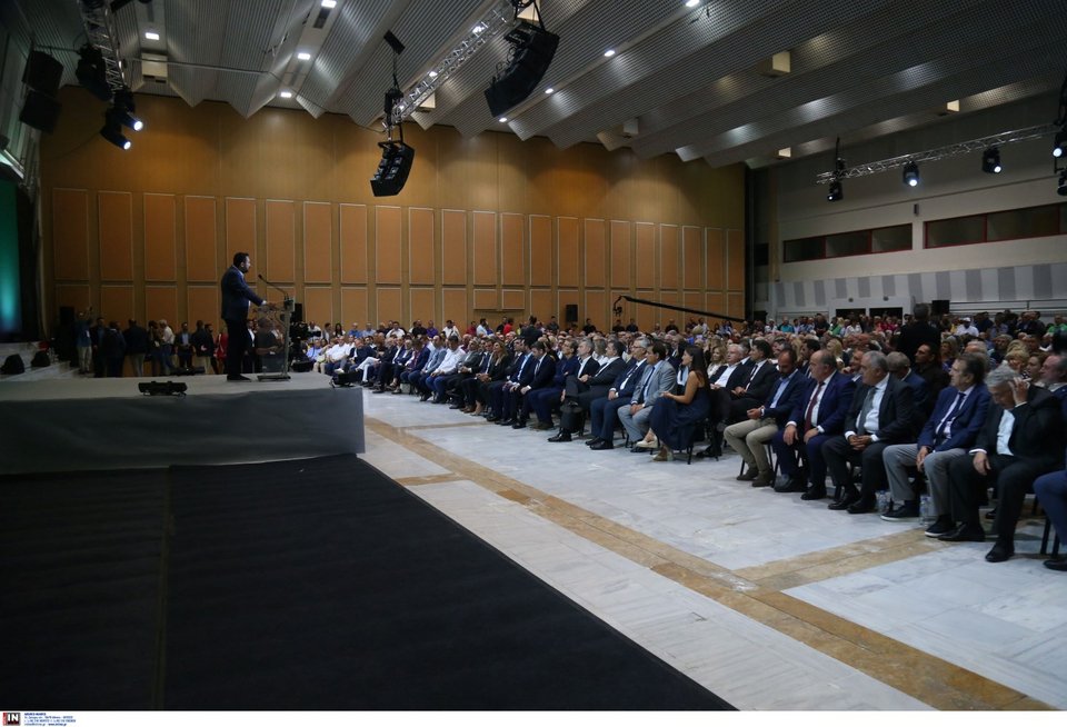 Ο πρόεδρος του ΠΑΣΟΚ κατά την ομιλία του στο Βελλίδειο συνεδριακό κέντρο / Φωτογραφία: Intime