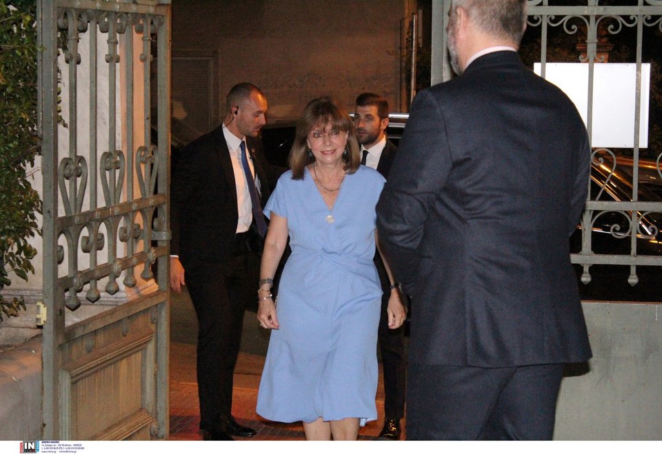 Η Πρόεδρος της Δημοκρατίας Κατερίνα Σακελλαροπούλου εγκαινίασε στο Μουσείο Μπενάκη την έκθεση «Οι Απαρχές της Γλυπτικής. Αρχαιολογικά Ευρήματα από τον Παλαιό Κόσμο και τη Λέσβο. 2,5 Εκατομμύρια έως 50.000 Χρόνια πριν από Σήμερα»./ Φωτογραφία: Intime