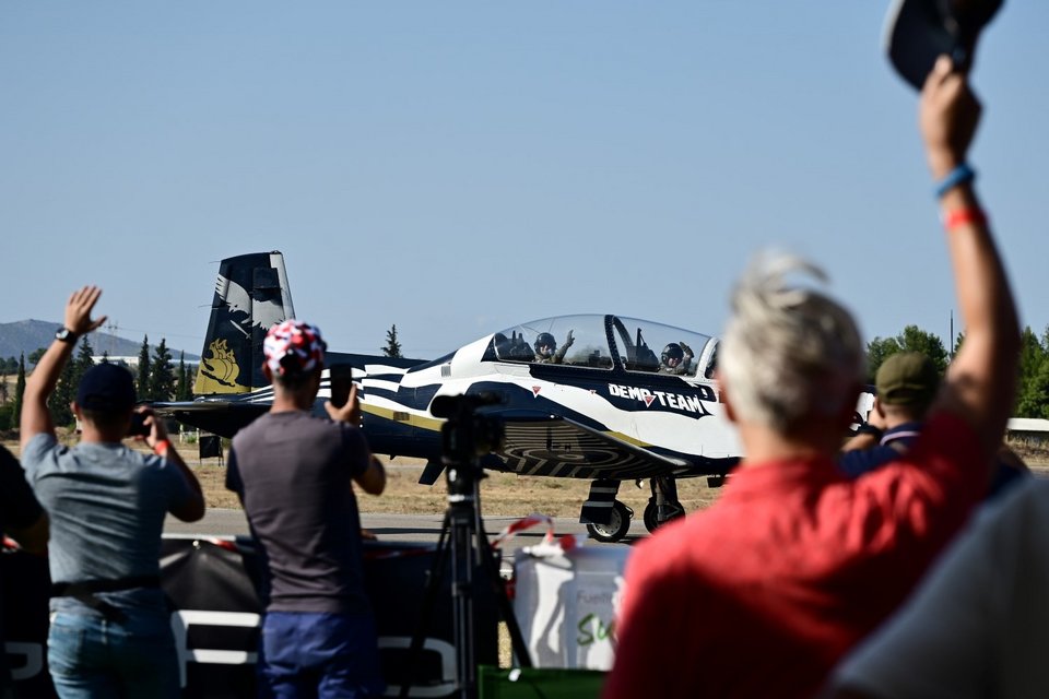 Σχηματισμοί μαχητικών αεροσκαφών στο Athens Flying Week 2023, στην Τανάγρα