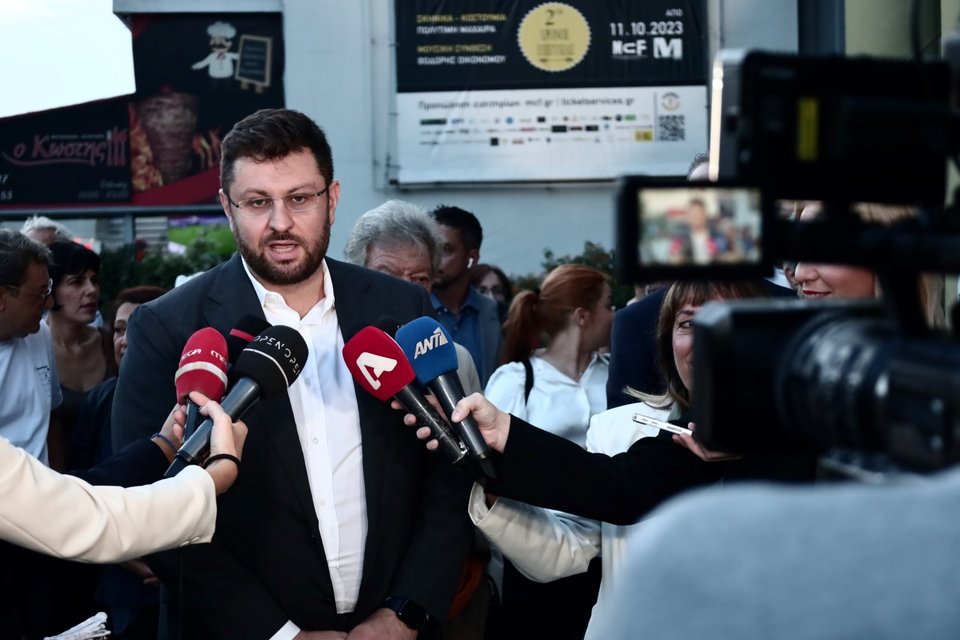 Ο Κώστας Ζαχαριάδης σε δηλώσεις πριν από την έναρξη της εκδήλωσης / Φωτογραφία: Eurokinissi-ΚΩΣΤΑΣ ΤΖΟΥΜΑΣ