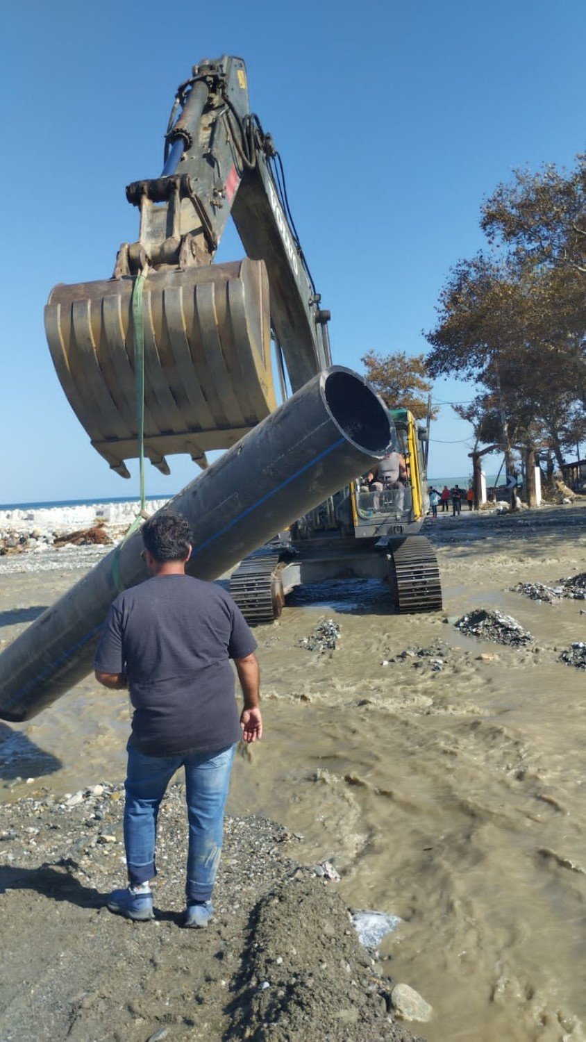  Μηχανήματα της Περιφέρειας Θεσσαλίας προχωρούν με γρήγορους ρυθμούς στην παοκατάσταση πρόσβασης σε χωριά των ΠΕ Τρικάλων, Καρδίτσας και Μαγνησίας 