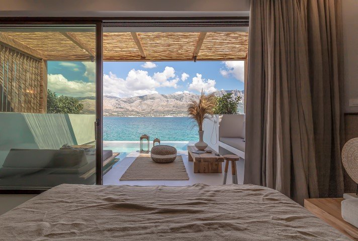 Άποψη βίλας Amethyst Selene suites στην Πογωνιά Παλαίρου