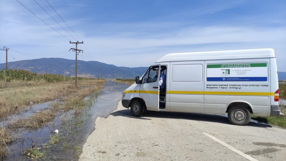 Τα νερά στο δρόμο από Αχίλλειο προς Καλαμάκι