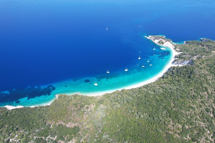 Η παραλία Γιδάκι στην Ιθάκη