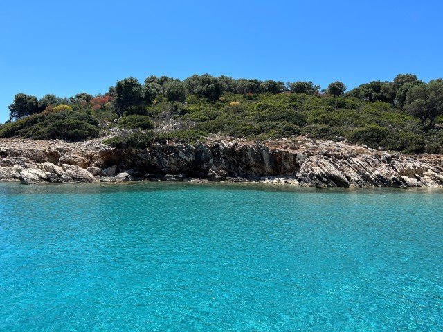 Η παραλία Πισίνα στον Καστό