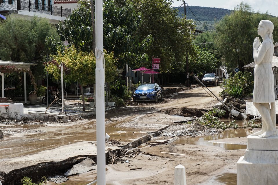Εικόνες καταστροφής στη Μηλίνα Πηλίου από τις πλημμύρες που προκάλεσε η κακοκαιρία Daniel