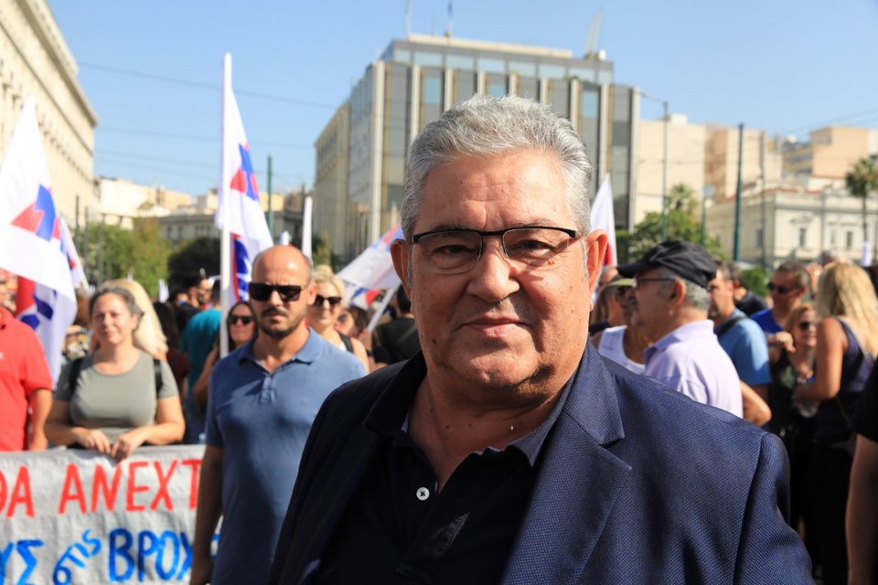 Το «παρών» στο Σύνταγμα δίνει και ο ΓΓ της ΚΕ του ΚΚΕ, Δημήτρης Κουτσούμπας