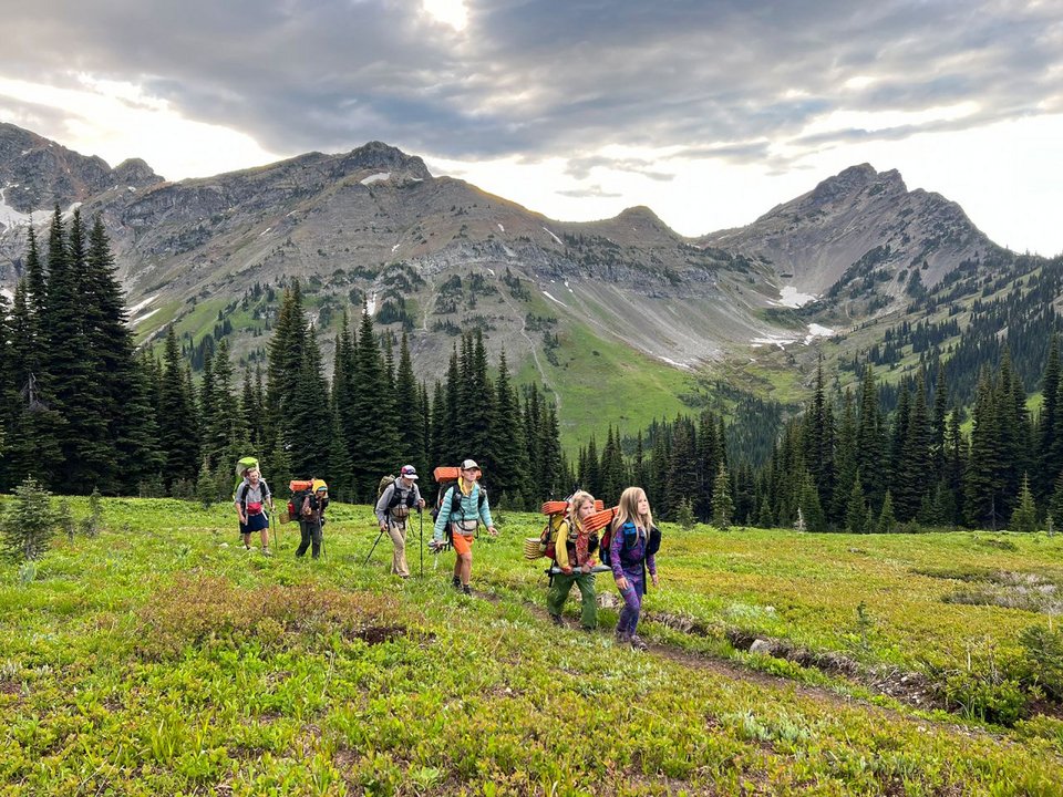 Οι Netteburgs πεζοπορούν επί του παρόντος στο Pacific Crest Trail, ένα μονοπάτι 3.100 μιλίων που εκτείνεται από το Μεξικό στον Καναδά.