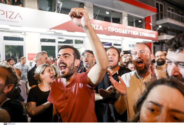 Πανηγυρισμοί για την νίκη Κασσελάκη - Φωτογραφία: Intimenews/ΛΙΑΚΟΣ ΓΙΑΝΝΗΣ