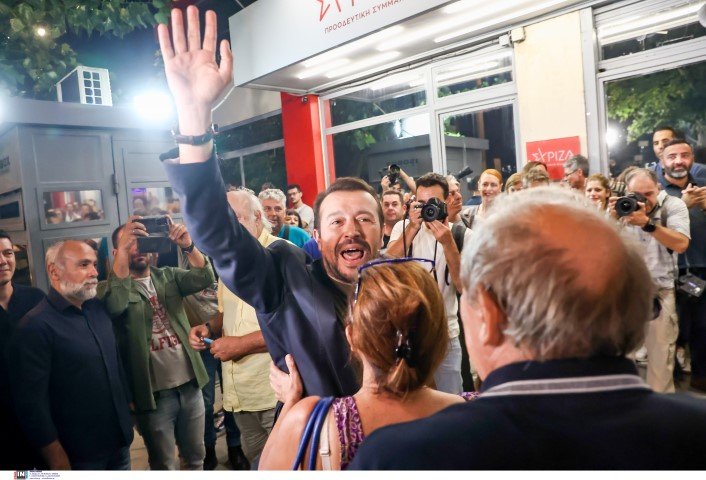 Ο Ν. Παππάς πανηγυρίζει για την νίκη Κασσελάκη - Φωτογραφία: Intimenews/ΛΙΑΚΟΣ ΓΙΑΝΝΗΣ