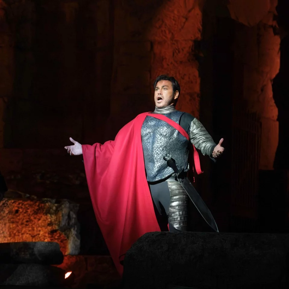 Ο Μάριος Φραγκούλης στη σκηνή