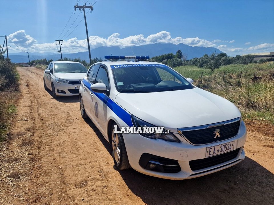 Περιπολικό σε αγρότημα στη Λαμία